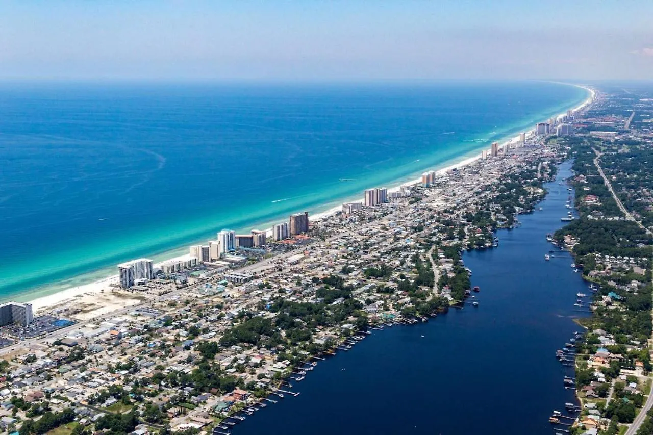 Commodore 205 Panama City Beach
